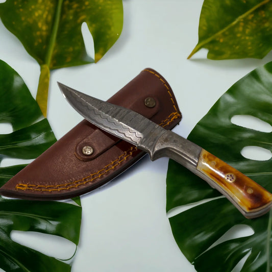 Damascus-steel-drop-point-woodgrain-handle-knife