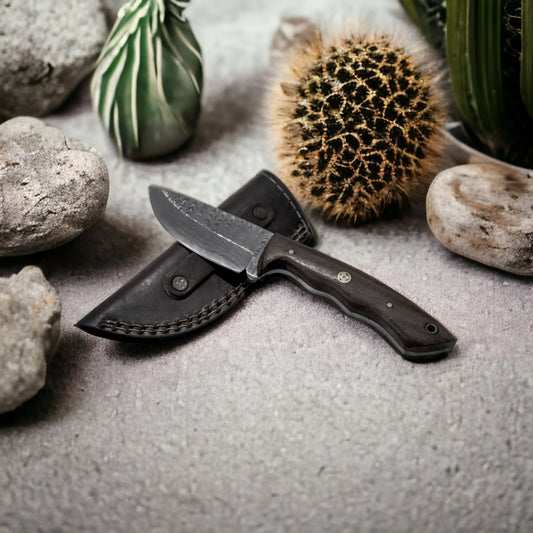Damascus-steel-trailing-point-woodgrain-handle-knife